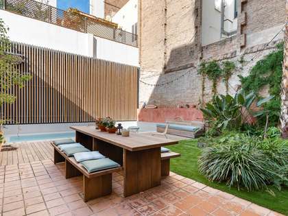 350m&sup2; House / Villa with 90m&sup2; garden for sale in Gr&agrave;cia