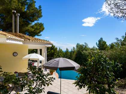 215m² house / villa with 220m² terrace for sale in Altea Town