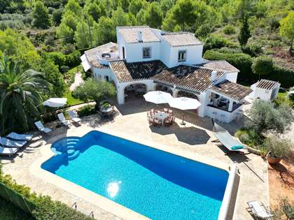 305m² house / villa with 150m² terrace for sale in Jávea