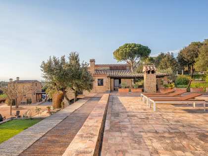 704m² country house with 3,585m² garden for sale in Baix Empordà