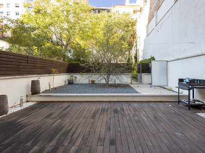 139m² apartment with 256m² terrace for sale in Eixample Right