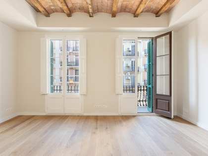 97m² apartment with 8m² terrace for sale in Eixample Left