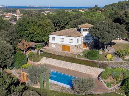 388m² masia till salu i Baix Emporda, Girona