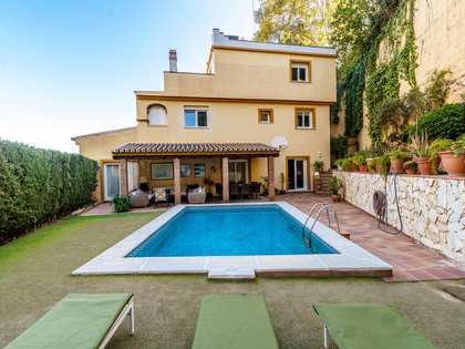 Huis / villa van 273m² te koop in Malagueta, Malaga
