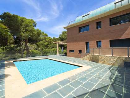 Casa / villa de 320m² en venta en El Candado, Málaga