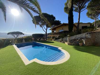 256m² house / villa for sale in Santa Cristina, Costa Brava