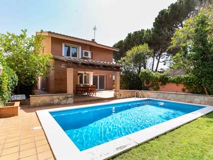 420m² house / villa with 525m² garden for sale in Sant Just