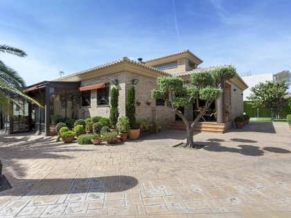 Casa / vil·la de 519m² en venda a La Canyada, València