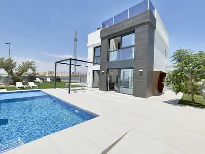 120m² house / villa with 25m² terrace for sale in El Campello