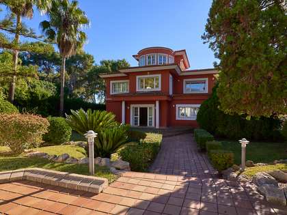 Villa with pool for sale in Campolivar, Valencia