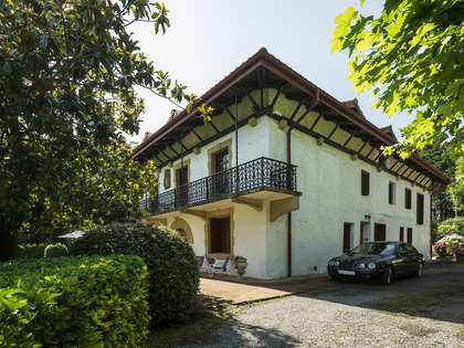 960m² house / villa for sale in San Sebastián