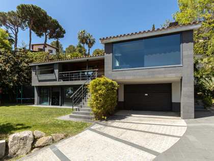 Дом / вилла 338m² на продажу в Премия де Дальт, Барселона