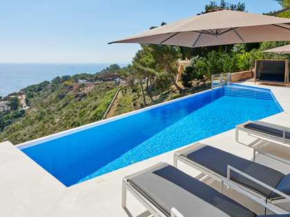Huis / villa van 528m² te koop in Santa Eulalia, Ibiza