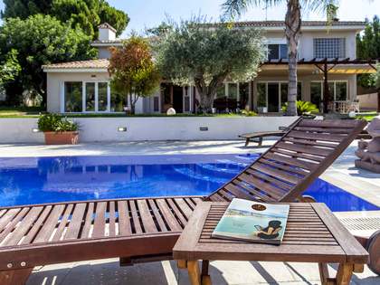 Casa / Vila de 443m&sup2; &agrave; venda em Godella / Rocafort