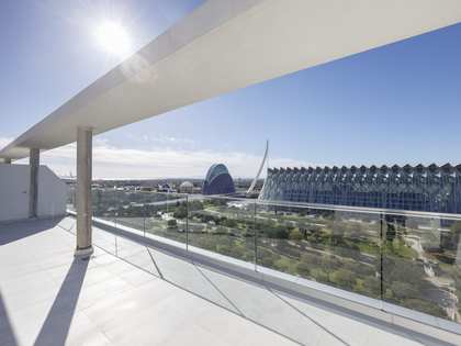 Attico di 139m² con 33m² terrazza in affitto a Ciudad de las Ciencias