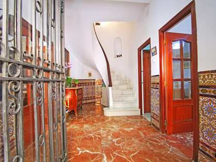 Дом / вилла 292m², 82m² террасa на продажу в Севилья