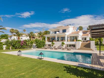 Дом / Вилла 467m&sup2;, 302m&sup2; террасa на продажу в Эльвирия