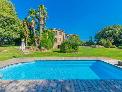 537m² Country / Sporting Estate with 3,000m² garden for sale in Pla de l'Estany