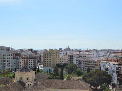 Penthouse van 173m&sup2; te koop met 25m&sup2; terras in El Mercat