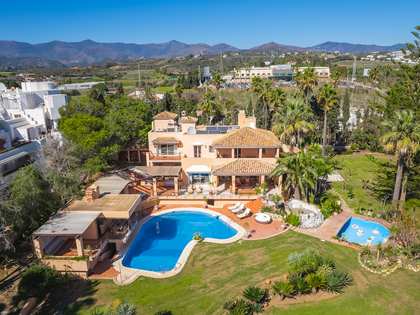 Villa van 1,013m² te koop in New Golden Mile, Costa del Sol