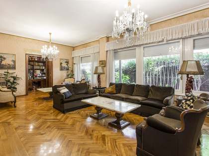 Pis de 500m&sup2; en venda a Tur&oacute; Park, Barcelona