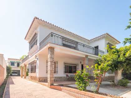 490m² house / villa for sale in pedregalejo, Málaga