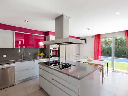 huis / villa van 350m² te koop in Mirasol, Barcelona
