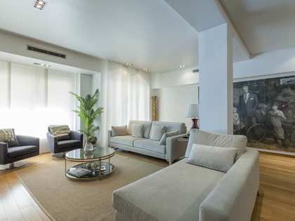 235m² apartment with 8m² terrace for rent in Ruzafa
