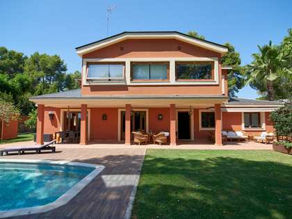 506m² house / villa for rent in Godella / Rocafort