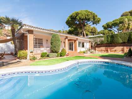 190m² house / villa for sale in Bellamar, Barcelona