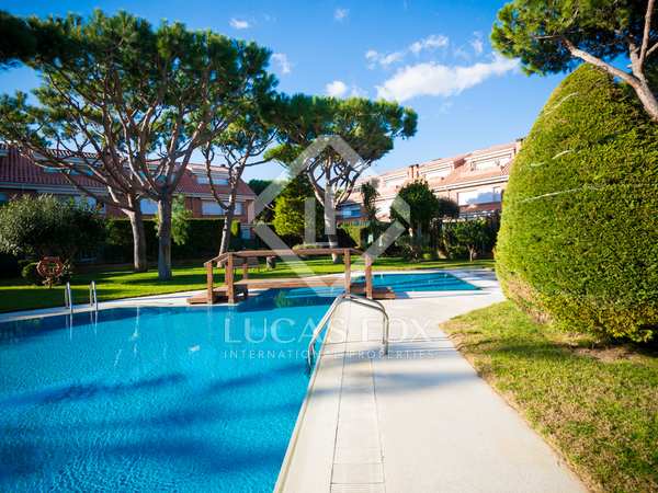 289 m² house with 170 m² garden for sale in Gavà Mar