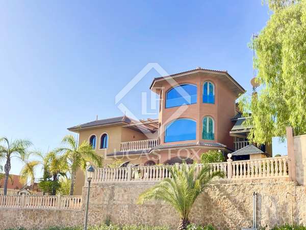 Villa van 604m² te koop in Cabo de las Huertas, Alicante