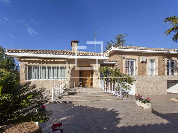Casa / Vila de 380m² à venda em La Eliana, Valencia