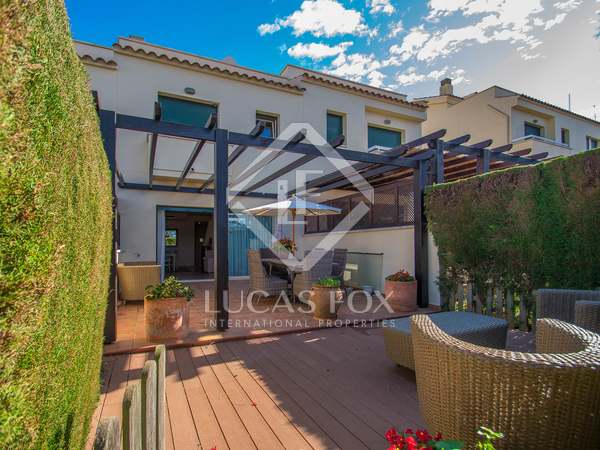 163m² house / villa with 36m² garden for sale in Sant Feliu