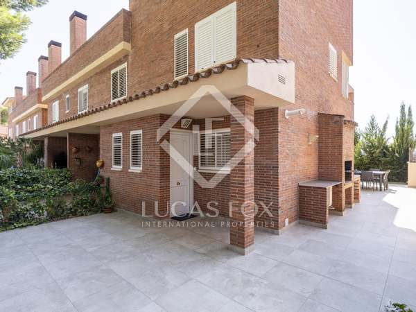 Casa / vila de 232m² with 62m² terraço à venda em Urb. de Llevant