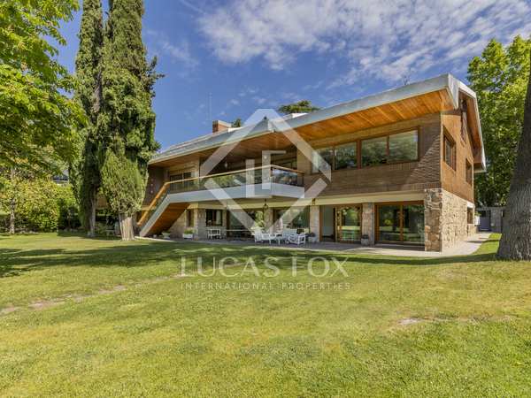 Villa van 1,016m² te koop in Aravaca, Madrid