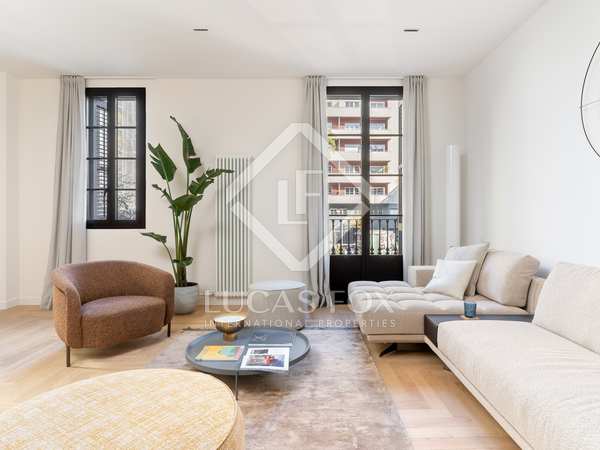 131m² apartment with 7m² terrace for sale in Eixample Left