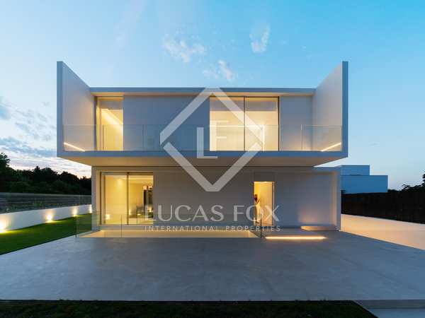 895m² haus / villa mit 50m² terrasse zum Verkauf in Bétera