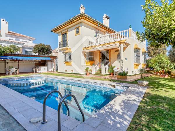 285m² house / villa for sale in Axarquia, Málaga