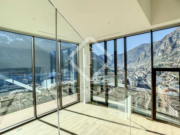 317m² penthouse with 135m² terrace for prime sale in Escaldes