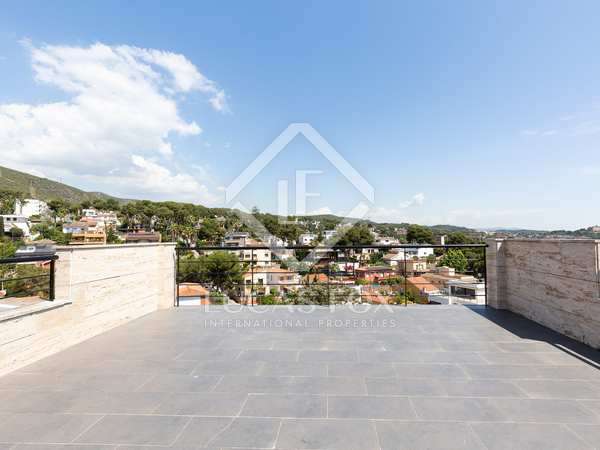 Casa / villa de 256m² en venta en Montemar, Barcelona