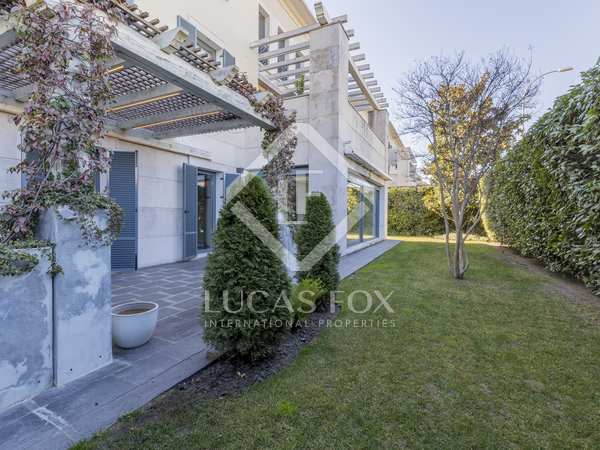176m² apartment with 195m² garden for sale in Aravaca