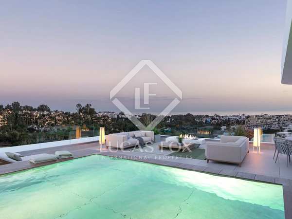 222m² house / villa with 30m² garden for sale in Paraiso