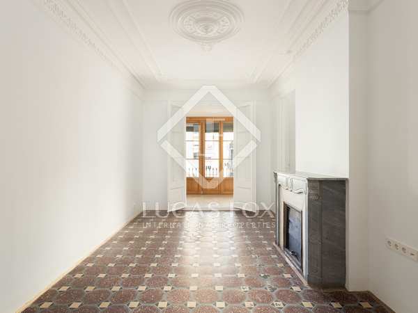 70m² apartment for rent in Eixample Right, Barcelona