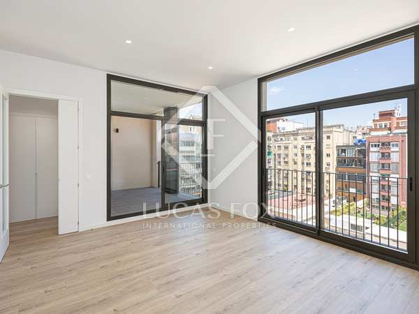 110m² apartment with 12m² terrace for sale in Eixample Right