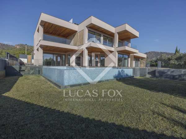 840m² house / villa for sale in Los Monasterios, Valencia