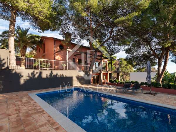 430m² house / villa with 310m² garden for sale in Montemar