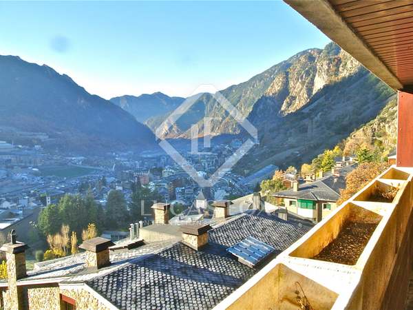 Ático con 3 dormitorios y terraza en venta, Andorra la Vella