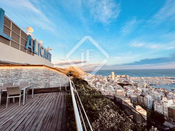 135m² penthouse with 50m² terrace for sale in Alicante ciudad