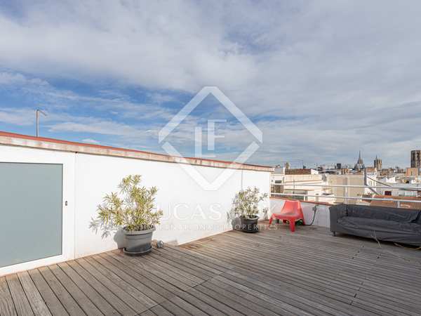 62m² apartment with 30m² terrace for rent in El Raval